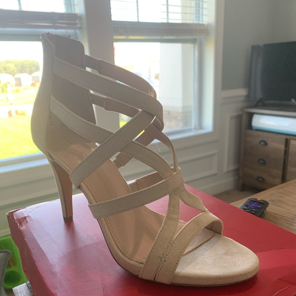 Kelly& Kate Nude Heel